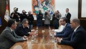 VUČIĆ NASTAVIO KONSULTACIJE: Predstavnici liste SPS stigli na Andrićev venac VUČIĆ NASTAVIO KONSULTACIJE: Predstavnici liste SPS stigli na Andrićev venac