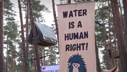 EKOLOZI USTALI PROTIV MASKA: Veliki protest protiv seče šuma u Berlinu - Neće Teslinu fabriku (VIDEO)