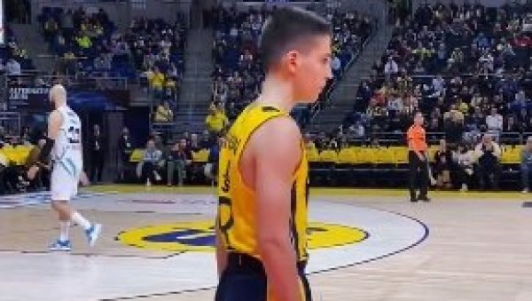 ВЕЛИКИ ТАЛЕНАТ ОСТВАРИО САН: Има само 16 година и дебитовао је за Фенербахче (ВИДЕО) ВЕЛИКИ ТАЛЕНАТ ОСТВАРИО САН: Има само 16 година и дебитовао је за Фенербахче (ВИДЕО)