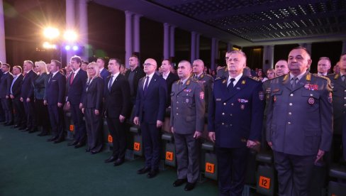 VUČEVIĆ U DOMU GARDE NA TOPČIDERU: Svečana akademija povodom jubileja 180 godina VMA (FOTO) VUČEVIĆ U DOMU GARDE NA TOPČIDERU: Svečana akademija povodom jubileja 180 godina VMA (FOTO)