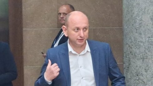 MIKI, DA ODEMO U VISBADEN NA POLIGRAF? Knežević predložio Spajiću - Na koga zapišti da podnese ostavku na sve funkcije MIKI, DA ODEMO U VISBADEN NA POLIGRAF? Knežević predložio Spajiću - Na koga zapišti da podnese ostavku na sve funkcije