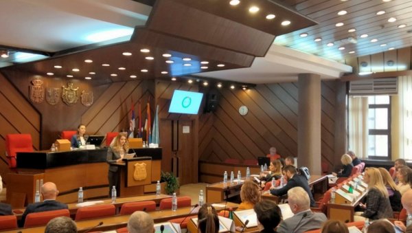 БИЋЕ, ИПАК, ЦРКВА НА ЛИМАНУ: Скупштина града Новог Сада дала зелено светло за изградњу храма крај улаза у купалиште Штранд БИЋЕ, ИПАК, ЦРКВА НА ЛИМАНУ: Скупштина града Новог Сада дала зелено светло за изградњу храма крај улаза у купалиште Штранд