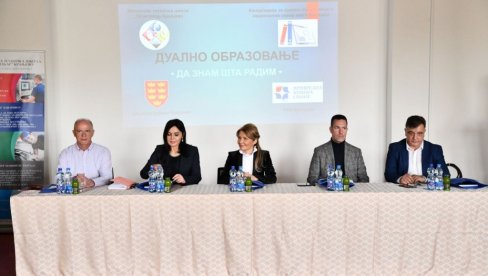 U KRALJEVU ODRŽAN SKUP O DUALNOM OBRAZOVANJU Podrška učenju kroz rad U KRALJEVU ODRŽAN SKUP O DUALNOM OBRAZOVANJU Podrška učenju kroz rad