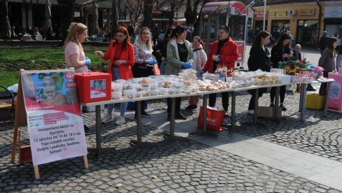 DA ĐURĐINA ZADRŽI OSMEH: Humanitarni bazar za pomoć lečenju dvogodišnje Kraljevčanke (FOTO)