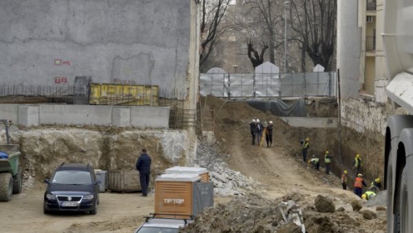 ПЛАНИРАНА ИЗГРАДЊА ПЕШАЧКОГ КОРИДОРА ИЗМЕЂУ ПАРКА МАЊЕЖ И СЛАВИЈЕ: Пешице поред Народне банке ПЛАНИРАНА ИЗГРАДЊА ПЕШАЧКОГ КОРИДОРА ИЗМЕЂУ ПАРКА МАЊЕЖ И СЛАВИЈЕ: Пешице поред Народне банке
