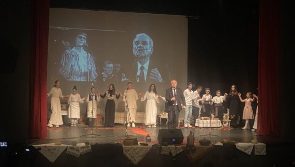 ПРИКУПЉАЛИ НОВАЦ ЗА ЛЕЧЕЊЕ ЛУКЕ СЕКУЛИЋА: У Грачаници одржан фестивал изворних и народних песама „Царки гласови“ ПРИКУПЉАЛИ НОВАЦ ЗА ЛЕЧЕЊЕ ЛУКЕ СЕКУЛИЋА: У Грачаници одржан фестивал изворних и народних песама „Царки гласови“