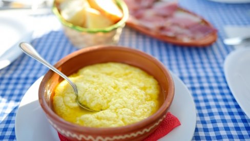 RECEPT ZA TRADICIONALNI TOPLI DORUČAK: Napravite najbolji kačamak RECEPT ZA TRADICIONALNI TOPLI DORUČAK: Napravite najbolji kačamak