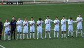 PONOSNO I SA RUKOM NA SRCU: Fudbaler Arsenala oduševio sve, zapevao Bože pravde (VIDEO) PONOSNO I SA RUKOM NA SRCU: Fudbaler Arsenala oduševio sve, zapevao Bože pravde (VIDEO)