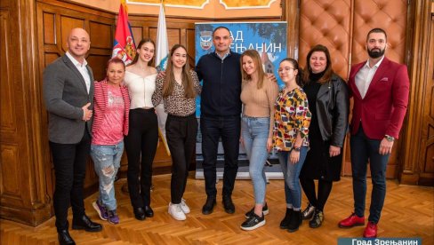 ГРАНД ФИНАЛЕ ФЕСТИВАЛА РИТАМ ЕВРОПЕ: Зрењанин представник Србије (ФОТО) ГРАНД ФИНАЛЕ ФЕСТИВАЛА РИТАМ ЕВРОПЕ: Зрењанин представник Србије (ФОТО)