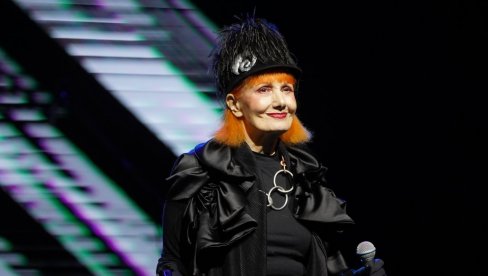 DNEVNIK JEDNE LJUBAVI: Josipa Lisac posvetila koncert kultnom albumu starom 50 godina (FOTO/VIDEO) DNEVNIK JEDNE LJUBAVI: Josipa Lisac posvetila koncert kultnom albumu starom 50 godina (FOTO/VIDEO)