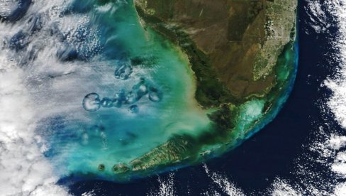 NASA SNIMILA „RUPU U NEBU“: Čudni kružni fenomeni primećeni iznad Meksičkog zaliva (FOTO) NASA SNIMILA „RUPU U NEBU“: Čudni kružni fenomeni primećeni iznad Meksičkog zaliva (FOTO)