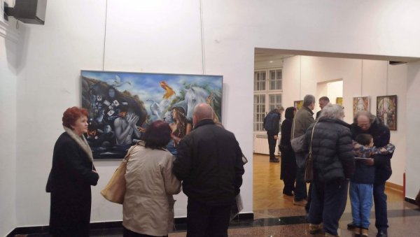 ЖЕНЕ УМЕТНИЦЕ ПАРАЋИНА: Отворена инспиративна осмомартовска изложба у Културном центру (ФОТО) ЖЕНЕ УМЕТНИЦЕ ПАРАЋИНА: Отворена инспиративна осмомартовска изложба у Културном центру (ФОТО)