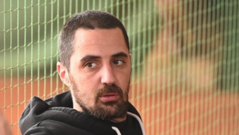 BRANKO ĆOPIĆ ILI PRIČA O ODBAČENOSTI: Reditelj Saša Hajduković o novoj seriji, kultnoj banjalučkoj trilogiji, odnosu sa Nikolom Pejakovićem... BRANKO ĆOPIĆ ILI PRIČA O ODBAČENOSTI: Reditelj Saša Hajduković o novoj seriji, kultnoj banjalučkoj trilogiji, odnosu sa Nikolom Pejakovićem...