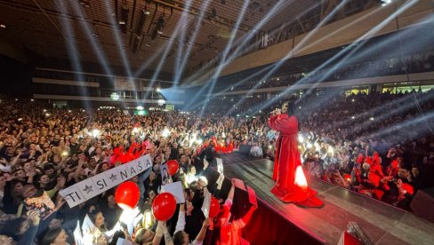 JAČA OD SVEGA: Dragana Mirković uprkos pehu oborila rekord Spensa (FOTO) JAČA OD SVEGA: Dragana Mirković uprkos pehu oborila rekord Spensa (FOTO)