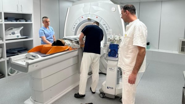 КРАЈ МОРАВЕ КОМПЛЕТИРАНА ДИЈАГНОСТИКА: Општа болница у Чачку увелико користи магнетну резонанцу коју је обезбедила држава КРАЈ МОРАВЕ КОМПЛЕТИРАНА ДИЈАГНОСТИКА: Општа болница у Чачку увелико користи магнетну резонанцу коју је обезбедила држава