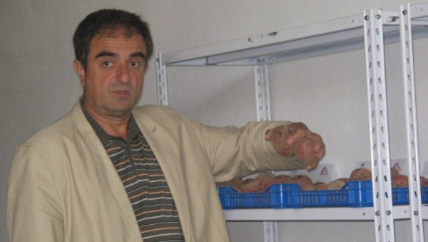 УВОЗ КРОМПИРА ЈУРИ - РЕКОРД: Произвођачи кртоле у Србији упозоравају да је подбацио род због суше УВОЗ КРОМПИРА ЈУРИ - РЕКОРД: Произвођачи кртоле у Србији упозоравају да је подбацио род због суше