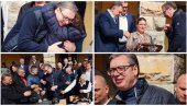ВУЧИЋ ПОСЕТИО ПАМБУКОВИЦУ: Председник обрадовао мештане - За 7 дана видећете машине (ФОТО/ВИДЕО) ВУЧИЋ ПОСЕТИО ПАМБУКОВИЦУ: Председник обрадовао мештане - За 7 дана видећете машине (ФОТО/ВИДЕО)