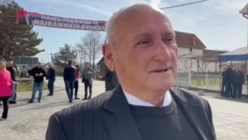 TO SU DVA NAJVEĆA HEROJA ZA NAŠ NAROD: Meštanin Pambukovice o poseti Vučića i Dodika, ali imao je poruku i za buntovnike (VIDEO) TO SU DVA NAJVEĆA HEROJA ZA NAŠ NAROD: Meštanin Pambukovice o poseti Vučića i Dodika, ali imao je poruku i za buntovnike (VIDEO)