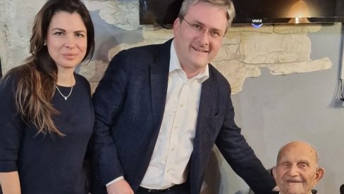 SELAKOVIĆ ČESTITAO STOTI ROĐENDAN SRPSKOM HEROJU: Susret sa svedokom i učesnikom čitavog veka SELAKOVIĆ ČESTITAO STOTI ROĐENDAN SRPSKOM HEROJU: Susret sa svedokom i učesnikom čitavog veka