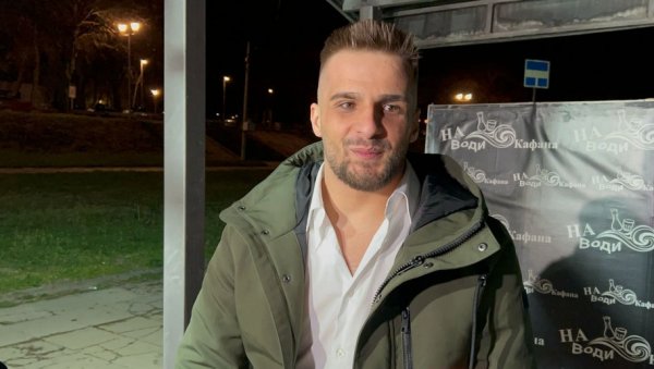 НЕ ЗНАМ ЗАШТО СЕ ТАКО ПОНАШАЈУ: Емир Лапсус о одласку и распаду бенда после 11 година (ФОТО) НЕ ЗНАМ ЗАШТО СЕ ТАКО ПОНАШАЈУ: Емир Лапсус о одласку и распаду бенда после 11 година (ФОТО)