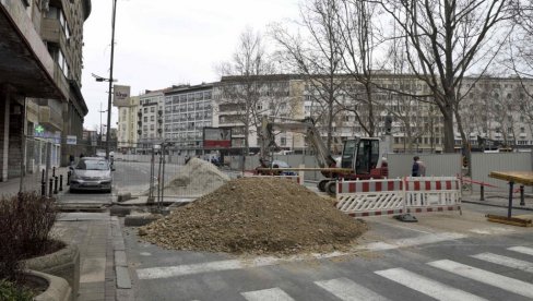 DEČANSKA ZATVORENA ZA SAOBRAĆAJ: Zbog radova izmene u saobraćaju - pogledajte koje linije menjaju trasu (FOTO)