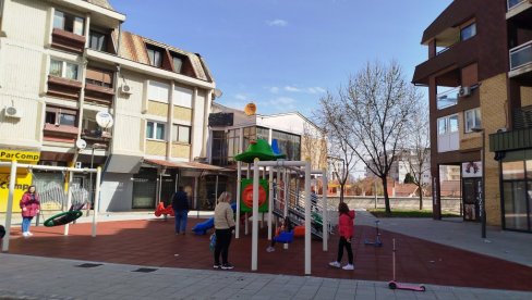 ZA OPREMANJE DEČJIH PARKOVA I IGRALIŠTA: Javni poziv Uprave za investicije u Paraćinu ZA OPREMANJE DEČJIH PARKOVA I IGRALIŠTA: Javni poziv Uprave za investicije u Paraćinu