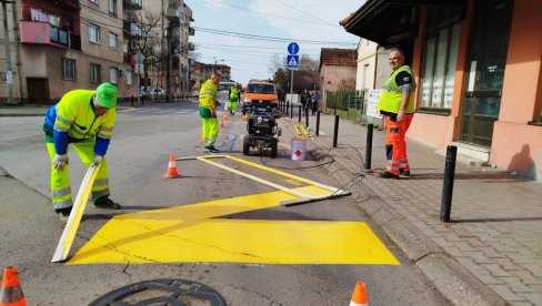 OBELEŽAVANJE AUTOBUSKIH STAJALIŠTA: U Paraćinu posao obavljen u Ulici Bore Petrovića OBELEŽAVANJE AUTOBUSKIH STAJALIŠTA: U Paraćinu posao obavljen u Ulici Bore Petrovića