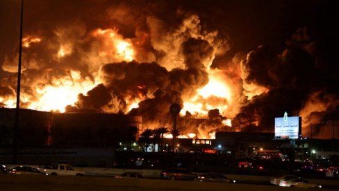 ŽESTOK NAPAD AMERIKE I BRITANIJE: Desetine mrtvih, gađano više gradova (FOTO) ŽESTOK NAPAD AMERIKE I BRITANIJE: Desetine mrtvih, gađano više gradova (FOTO)