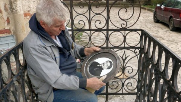ПРВА САНАЦИЈА ПОСЛЕ 180 ГОДИНА: У току рестаурација надгробног споменика Димитрију Давидовићу у Смедереву ПРВА САНАЦИЈА ПОСЛЕ 180 ГОДИНА: У току рестаурација надгробног споменика Димитрију Давидовићу у Смедереву
