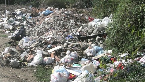 Počelo uklanjanje divljih deponija u Kostolcu Počelo uklanjanje divljih deponija u Kostolcu