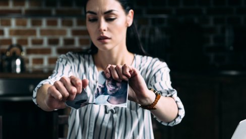 KADA VAS PARTNER STALNO LAŽE: Slušajte intuiciju, ignorišite prošlost! KADA VAS PARTNER STALNO LAŽE: Slušajte intuiciju, ignorišite prošlost!