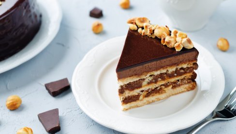 PROBAJTE DA NAPRAVITE JEDNU OD NAJLEPŠIH POSLASTICA SA KEKSOM: Lešnik torta PROBAJTE DA NAPRAVITE JEDNU OD NAJLEPŠIH POSLASTICA SA KEKSOM: Lešnik torta