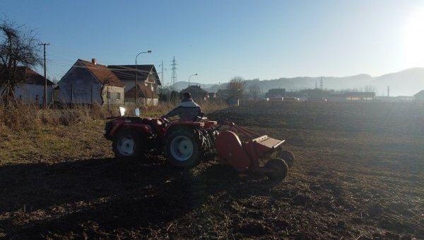 ТРАКТОРИСТИ ОПРЕЗ, РАМОВИ ДО 15. МАЈА: Статистика Агенције за безбедност саобраћаја Чачане натерала на размишљање