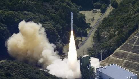 EKSPLODIRALA JAPANSKA RAKETA: Greška pri lansiranju, vatrogasci upućeni na mesto događaja