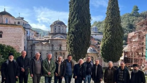 REKTOR I DEKANI OBIŠLI HILANDAR: Delegacija Beogradskog univerziteta na Svetoj Gori REKTOR I DEKANI OBIŠLI HILANDAR: Delegacija Beogradskog univerziteta na Svetoj Gori