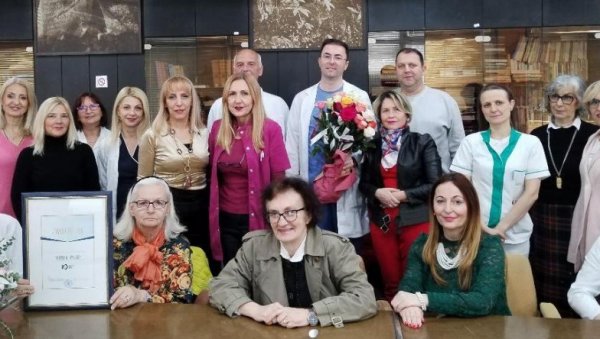 НОВАЦ ОД ЗЛАТНЕ СВАДБЕ ДОНИРАЛА ПЕДИЈАТРИЈИ: Ваљевка која деценијама живи у Швајцарској доказала да има велико срце НОВАЦ ОД ЗЛАТНЕ СВАДБЕ ДОНИРАЛА ПЕДИЈАТРИЈИ: Ваљевка која деценијама живи у Швајцарској доказала да има велико срце