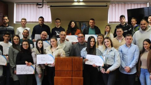 SREDSTVA ZA MALE PROJEKTE: Podrška neformalnim grupama mladih u Vlasotincu SREDSTVA ZA MALE PROJEKTE: Podrška neformalnim grupama mladih u Vlasotincu