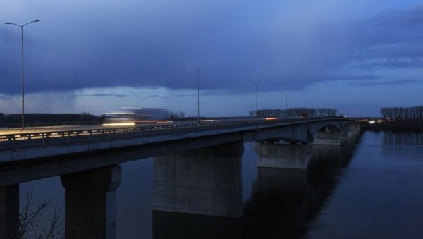 ИЗ ДУНАВА КОД ПУПИНОВОГ МОСТА ИЗВУЧЕНО ТЕЛО МУШКАРЦА: Истрага у току, надлежни раде на идентификацији ИЗ ДУНАВА КОД ПУПИНОВОГ МОСТА ИЗВУЧЕНО ТЕЛО МУШКАРЦА: Истрага у току, надлежни раде на идентификацији