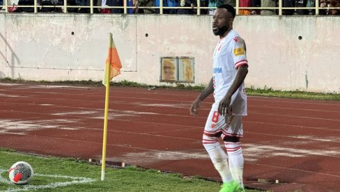 POSEBNA PODRŠKA ZA KANGU: Navijači Crvene zvezde imali poruku za Gabonca (FOTO)