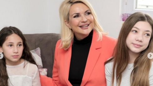 MINISTARKA SA PORODICOM STOJISAVLJEVIĆ: Drago mi je što sam imala priliku da uručim rešenje o isplati jednokratne pomoći (FOTO) MINISTARKA SA PORODICOM STOJISAVLJEVIĆ: Drago mi je što sam imala priliku da uručim rešenje o isplati jednokratne pomoći (FOTO)