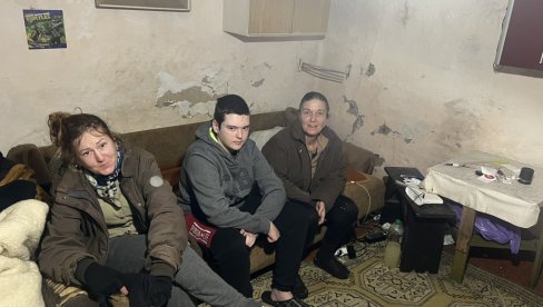 SANJAJU KROV I KUPATILO: Tročlanom domaćinstvu u Liparu koje teško živi jedini oslonac komšija SANJAJU KROV I KUPATILO: Tročlanom domaćinstvu u Liparu koje teško živi jedini oslonac komšija
