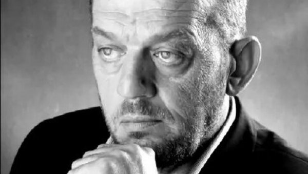 ПРЕМИНУО НОВИНАР ЂОРЂЕ ВУКМИРОВИЋ: Преминуо некадашњи дописник Вечерњих новости ПРЕМИНУО НОВИНАР ЂОРЂЕ ВУКМИРОВИЋ: Преминуо некадашњи дописник Вечерњих новости