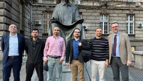 GOSTI IZ ABU DABIJA: Delegacija Univerziteta Kalifa posetila Elektrotehnički fakultet u Beogradu GOSTI IZ ABU DABIJA: Delegacija Univerziteta Kalifa posetila Elektrotehnički fakultet u Beogradu
