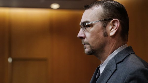 ОТАЦ СЛУЖИ КАЗНУ ЗА СИНА УБИЦУ: Порота у САД прогласила кривим и другог родитеља дечка који је усмртио четворо ђака у школи