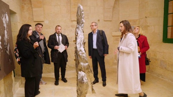 ЛЕПОТА БЕЛОГ МОРА МАСЛИЊАКА: Наступ Србије на првом Бијеналу уметности на Малти (ФОТО) ЛЕПОТА БЕЛОГ МОРА МАСЛИЊАКА: Наступ Србије на првом Бијеналу уметности на Малти (ФОТО)