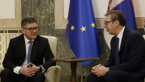 PREDSEDNIK VUČIĆ SE SASTAO SA LAJČAKOM: Počeli razgovori u zgradi Predsedništva (FOTO)