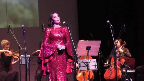 PUTEVIMA SRPSKIH LEPOTA Fondacija Za srpski narod i državu ogranizovala događaj u Kruševcu - Deo programa i koncert solistkinje Vraneš PUTEVIMA SRPSKIH LEPOTA Fondacija Za srpski narod i državu ogranizovala događaj u Kruševcu - Deo programa i koncert solistkinje Vraneš