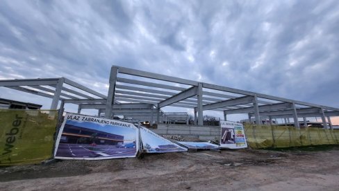 NEVIĐENO: Najveća divlja gradnja ikada viđena u Srbiji u centru Velike Plane (FOTO) NEVIĐENO: Najveća divlja gradnja ikada viđena u Srbiji u centru Velike Plane (FOTO)