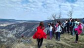 STAZOM PETRUŠKIH MONAHA: Planinari oživeli kanjon reke Crnice (FOTO)