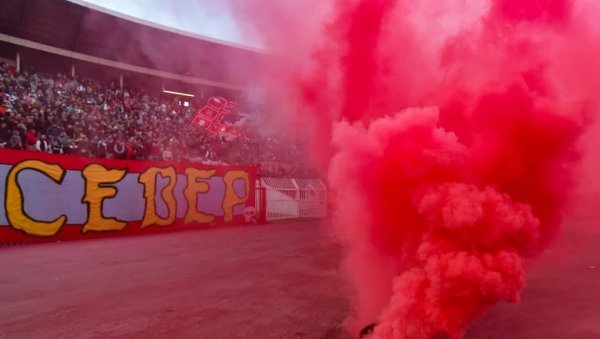 НЕСТВАРНО! Чудесна кореографија делија на Звезда - Барселона (ВИДЕО) НЕСТВАРНО! Чудесна кореографија делија на Звезда - Барселона (ВИДЕО)